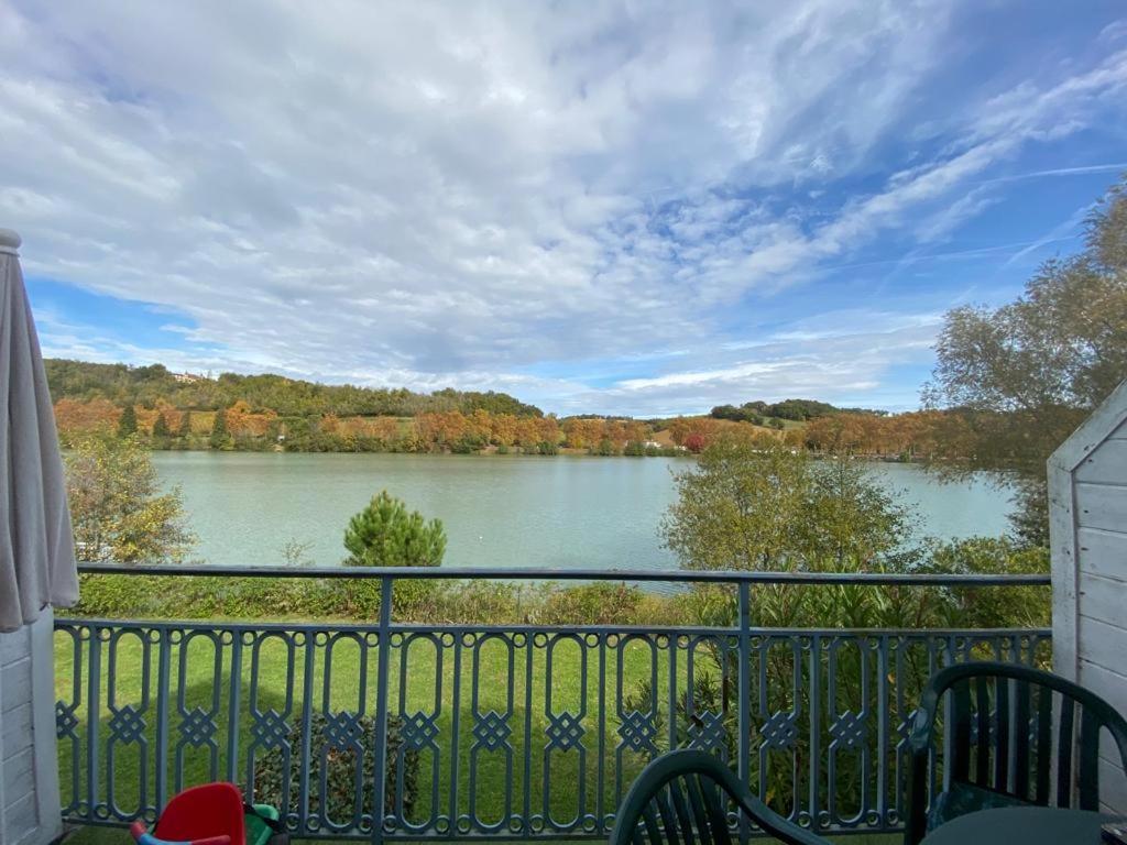Appartement Au Calme Face Au Lac Marciac Eksteriør bilde